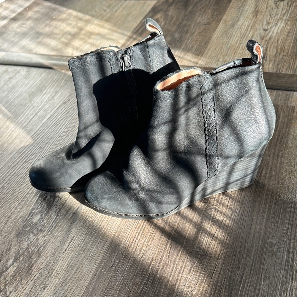 Wedge leather heels